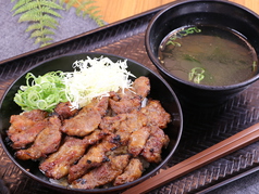 上カルビ丼