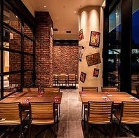 半テラスのお席。 空調設備あり。