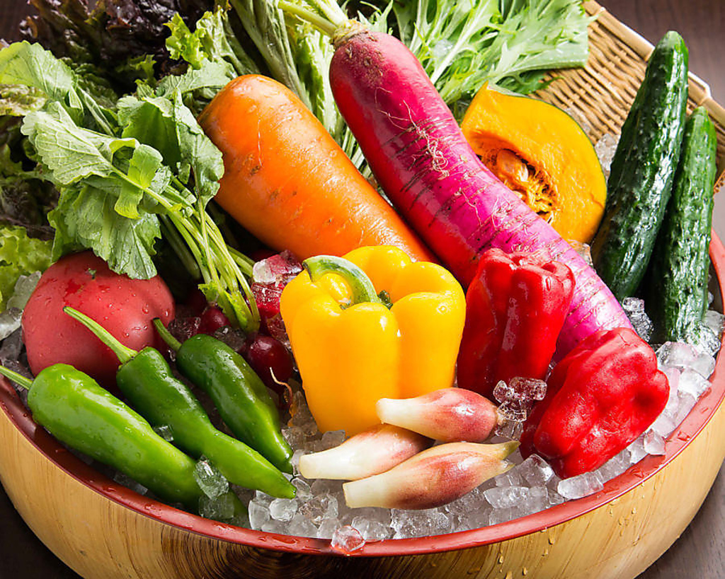 当店では、地元愛知産の朝採れ野菜を厳選してご提供しております。焼肉と一緒にお楽しみください！