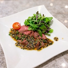 ローストビーフのサラダ　ゴマにんにくソース