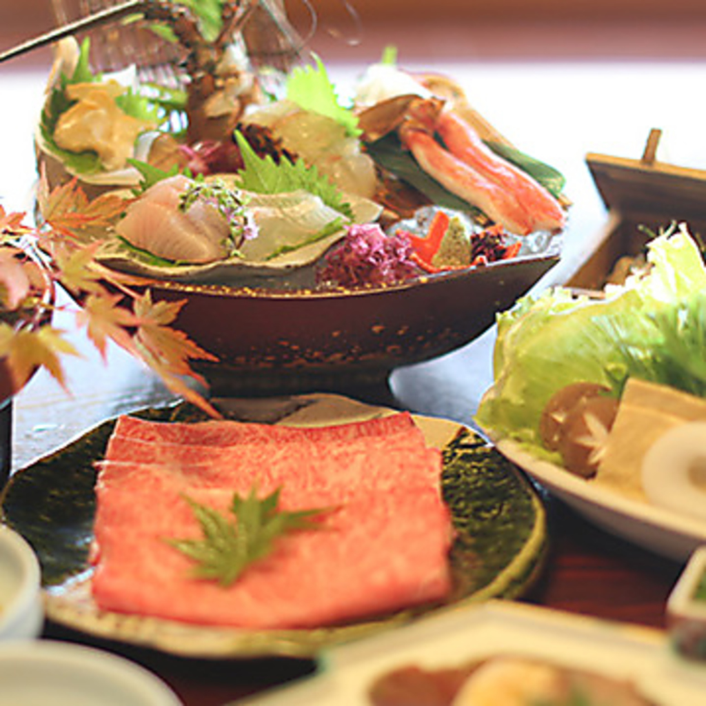 《お昼のご会席》美山会席(月替)5500円(税込)季節の厳選旬食材をふんだんに使用した月替わりの会席