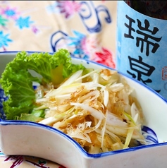 4月〜11月限定！食感が楽しい沖縄の代表料理しまらっきょうの写真