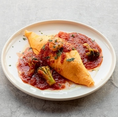 海老とブロッコリーと自家製トマトソースのオムライス