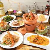 「これが、DeeDee自慢のタイ料理」定番のパッタイから、香り高いトムヤムクン、大人気の空芯菜炒めまで。食卓を彩る本格的なタイ料理を、少しずつたくさんお楽しみいただけます。お酒との相性も抜群！今夜はタイ料理で、素敵なひとときをどうぞ