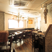 【嬉しい快適設備】店内ではWi-Fiをご利用いただけます。コンセントも完備しているため、急ぎたい・ちょっとした充電にも対応◎ゆったりとお過ごしいただけます。