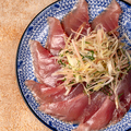 料理メニュー写真&nbsp;脂のった戻り鰹の香味野菜添え