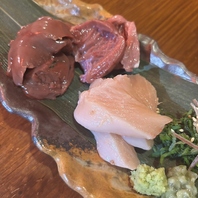 「肉の刺盛」当店では逸品料理も数多くご用意。