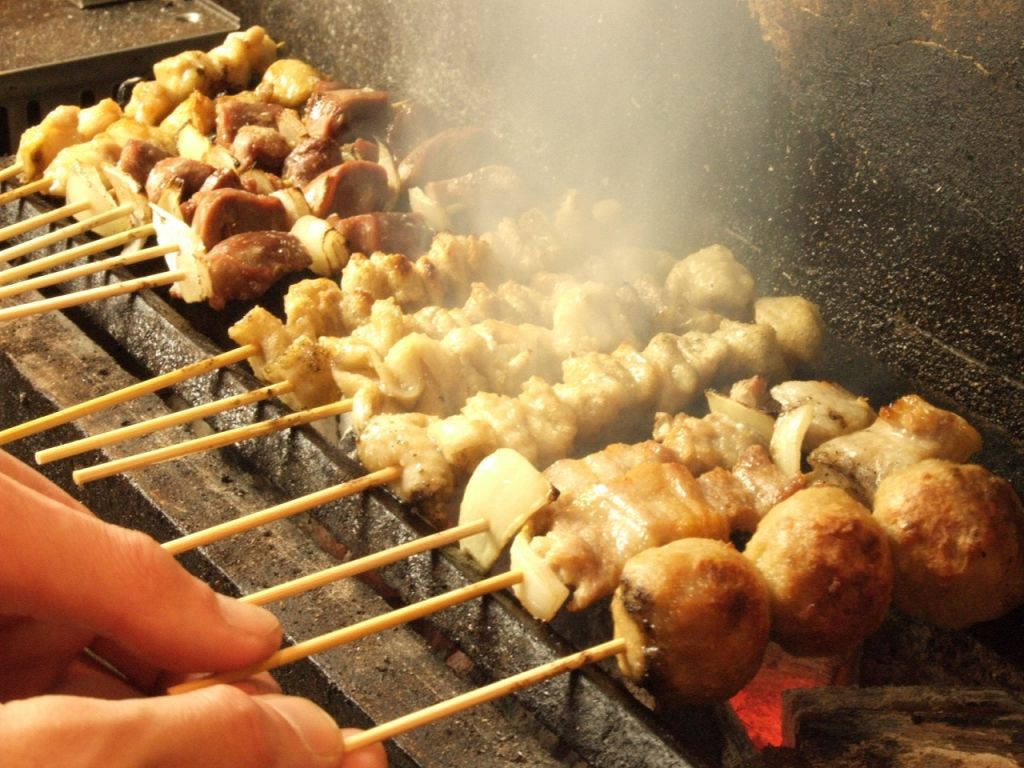 自慢の焼き鳥☆炭の香りとボリュームある串焼きは美味☆