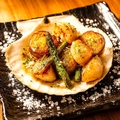 料理メニュー写真&nbsp;レア帆立ほくほくじゃがバター焼