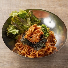 ピビン麺