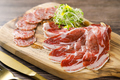 料理メニュー写真&nbsp;宮城県伊豆沼産生ハムと生サラミの盛り合わせ