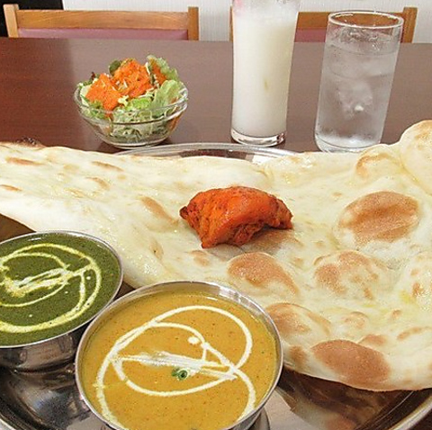 本場インド・ネパールのシェフが腕を振う数々のスパイスの効いた本格的インド料理を。