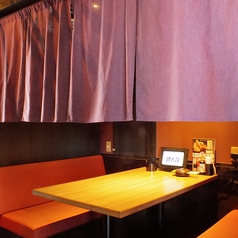 ボックスタイプのテーブル席です。川崎リバーク21F展望フロアにある当店は夜景を楽しむのにぴったりのポイント!!地上約100ｍから見下ろす景色は格別です★