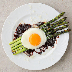 アスパラグリルとサニーサイドアップ