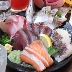 お得！刺身5点盛り付き飲み放題♪