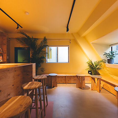 Cafe and Shisha Bar Yellow JtFAhV[Vo[CG[