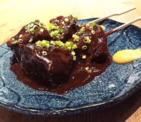 【当店名物！和牛ホホ肉のどて煮串】貸切 3時間飲み放題