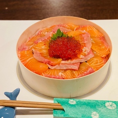 トロサーモンとイクラの親子丼