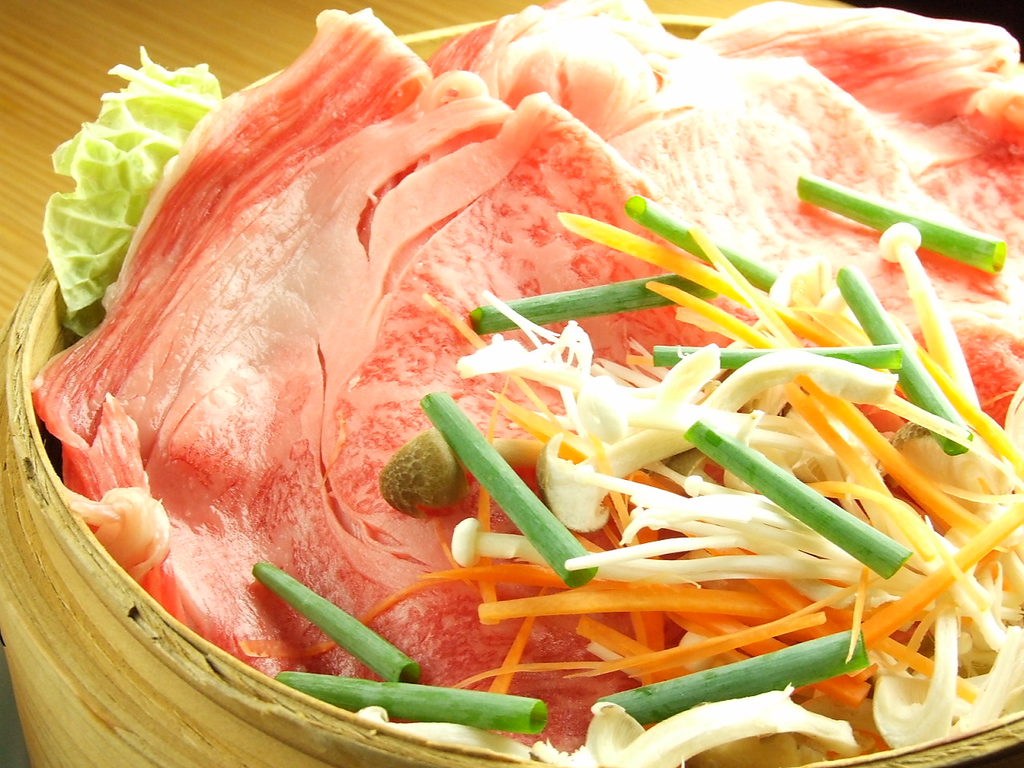 沖縄産アグー豚のせいろしゃぶしゃぶ蒸しが復活！これ目当ての常連も多数！