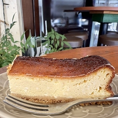 自家製ベイクドチーズケーキ