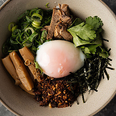 薬味たっぷりの油そば ~淡路製麺のタリオリーニ使用~