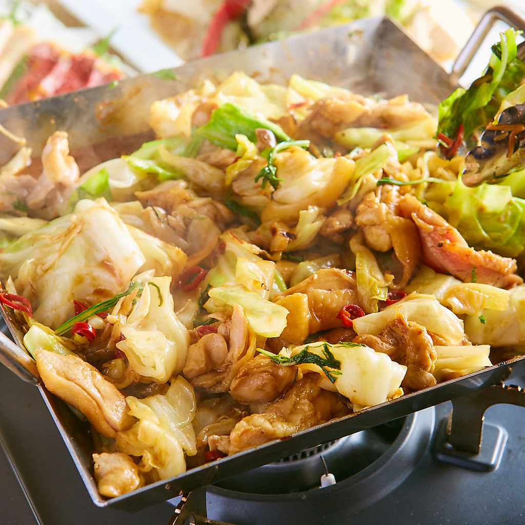 おつまみ系からガッツリ系まで幅広くご用意しております！どれもお酒に合う逸品です♪