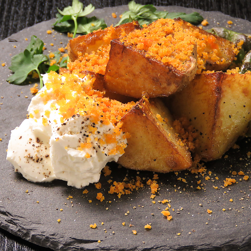 男女共にお楽しみいただけるような、おつまみ系から創作料理など多数ご用意◎