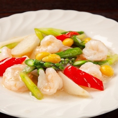 エビと銀杏、長芋、アスパラの塩炒め