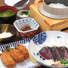 わら焼き鰹のたたきと牡蠣フライ定食