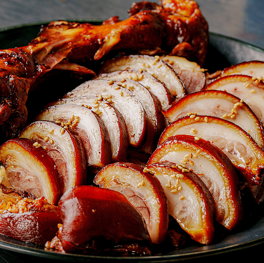 【薬院では珍しい】本場韓国より美味しい！？絶品自家製「チョッパル（豚足）」