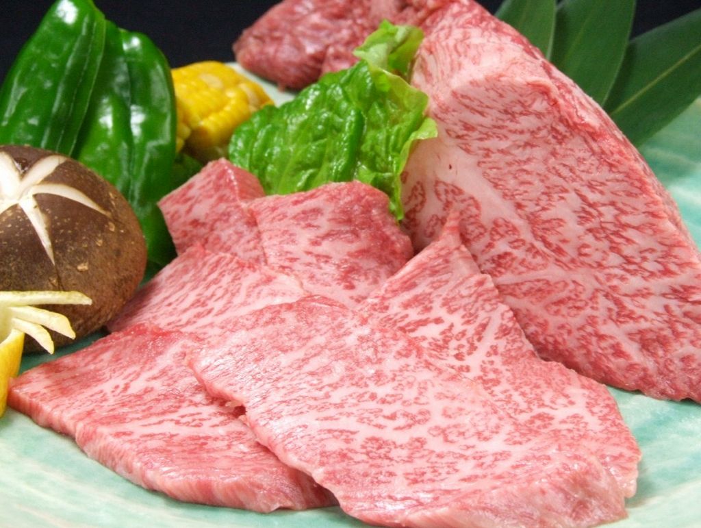 ヒウチ。 外モモの最もさしの入りの良い部分。焼いても締まりにくく、柔らかいのが特徴の希少部位。