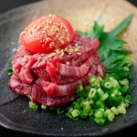 「ユッケ（馬肉）」濃厚な黄身と柔らかユッケの相性Good！