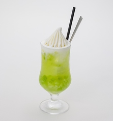 クレミアソフトクリームを使ったクリームソーダ