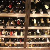 【ソムリエ厳選！こだわりのワイン】当店にはソムリエがおり、イタリア料理に合うワインを豊富に取り揃えてます。お客様の好みに合わせ、お料理を一層引き立てる一杯をご提案いたします。