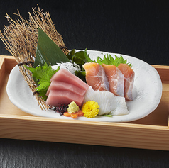 大人気★新鮮なお造り盛り合わせ3点1199円(税込1318円)