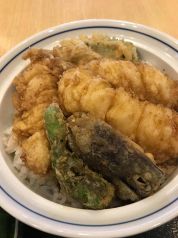 お昼ご飯はやっぱりボリュームあるものを！