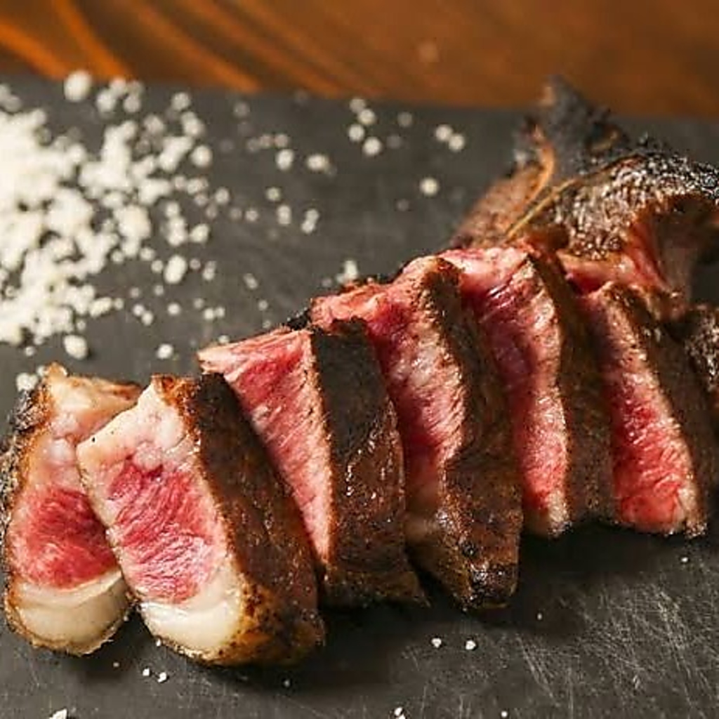 ＜絶品ステーキ＞厳選したお肉を使用したステーキをはじめ、お肉料理を多数ご用意しております。