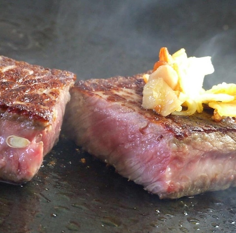 厳選国産牛のステーキは勿論、ハンバーグ・海老フライ・クリームコロッケ等も人気！