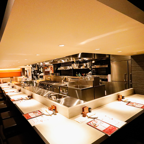 洗練されたデザインは友人や家族との食事、デートにもぴったりな焼き鳥屋さん♪