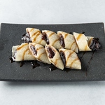 もんじゃ焼きを楽しんだ後はこだわりスイーツを◎おススメのあんこ巻き638円(税込)などがおすすめ！