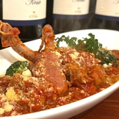 骨つきソーセージと牛すじのトマト煮こみ