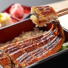 昼は鰻のランチ営業してます。