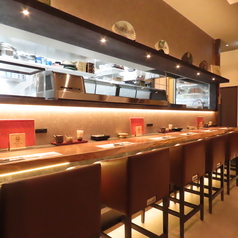 突発的なお食事にも嬉しいカウンター席♪