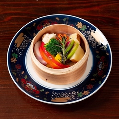 彩り野菜セイロ蒸し~和風バーニャ仕立て~