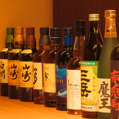 海鮮料理に合う日本酒や焼酎を全国から集めています