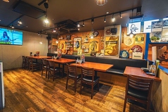 ガレージ風のお席！落ち着いて飲めます。団体様でも使えますよ★