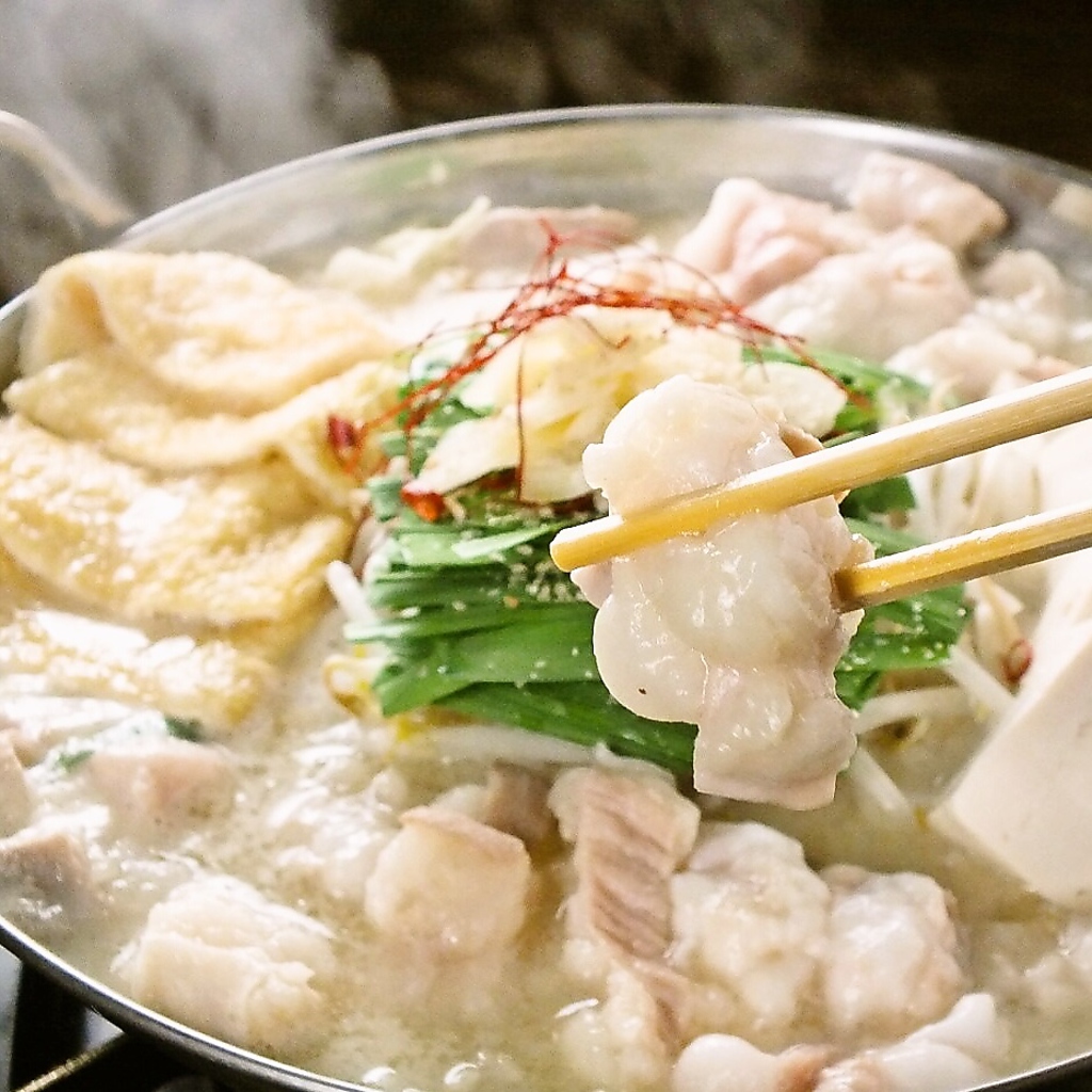 手ごねつくね焼きやもつ鍋など【駅前店限定】メニューも多数♪