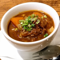 ギネスの牛スジ煮込み