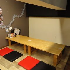 8名様が座れるお座敷席は、各種ご宴会や会合など、ちょっとしたお集まりに使いやすいおすすめのお席となっております！また、お子様のご入店も大歓迎ですので、複数世帯の賑やかな食事会にもぴったりです◎