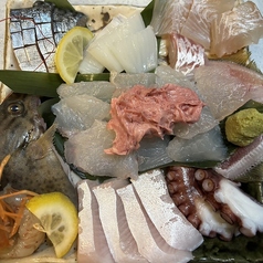 本日おすすめの新鮮刺身もあり！！